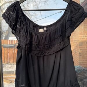 Wilfred Hollande Black Lace Off-Shoulder Blouse